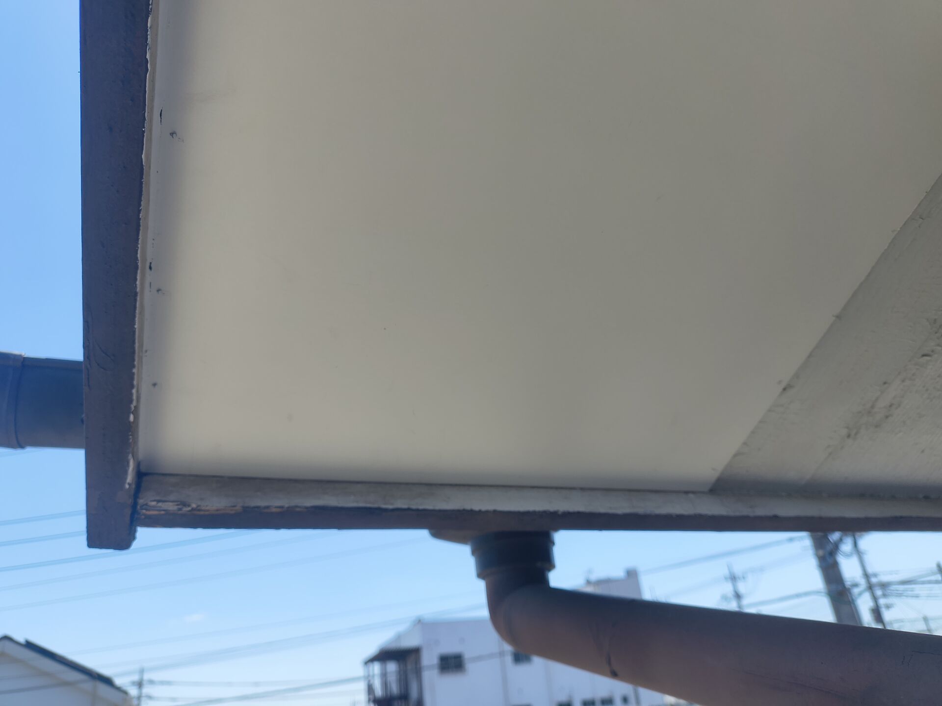 富士見市軒天部分重ね貼り工事